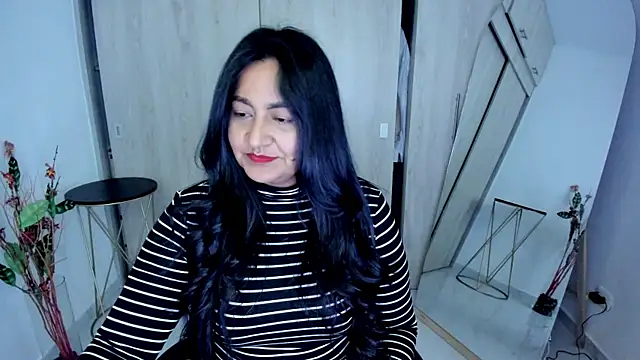 Snapshot of Adele_Sweett chatting on 06-01-26, 10:39 Adele Sweett online show from 06-01-26, 10:39