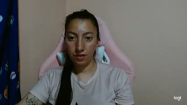 Snapshot of kaybabyhot chatting on 05-12-26, 10:18 kaybabyhot online show from 05-12-26, 10:18