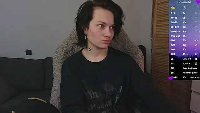 esajukyy online show from 04-11-26, 01:04