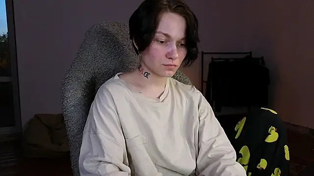 esajukyy online show from 05-28-26, 03:20