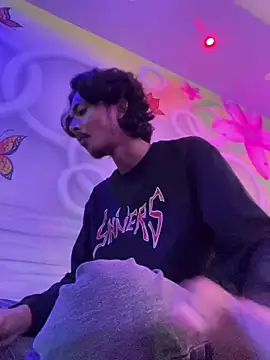 Snapshot of Onlyjishan chatting on 01-08-25, 04:22 Onlyjishan online show from 01-08-25, 04:22