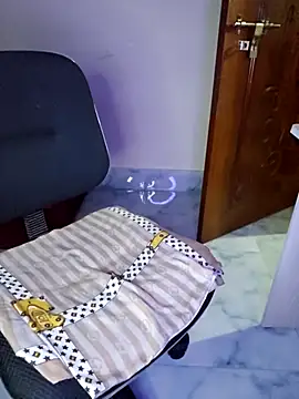 Olivia3 online show from 10-31-25, 07:48