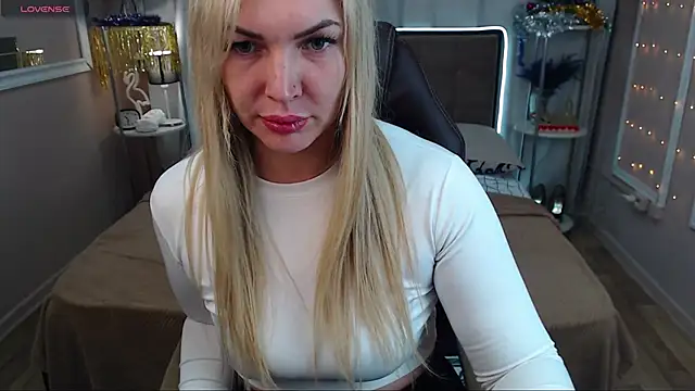 Snapshot of lissa_voxx chatting on 01-14-25, 06:13 lissa voxx online show from 01-14-25, 06:13