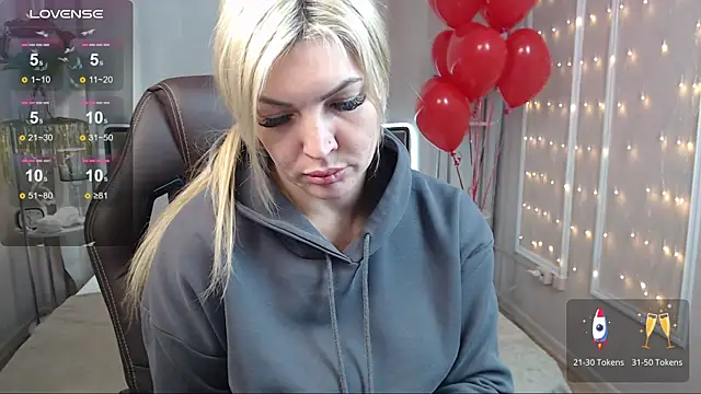 Snapshot of lissa_voxx chatting on 02-15-25, 10:33 lissa voxx online show from 02-15-25, 10:33