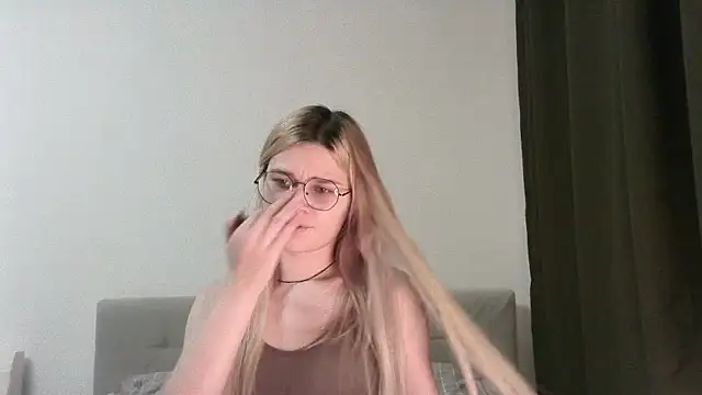 Steph Cutey online show from 12-23-24, 02:50