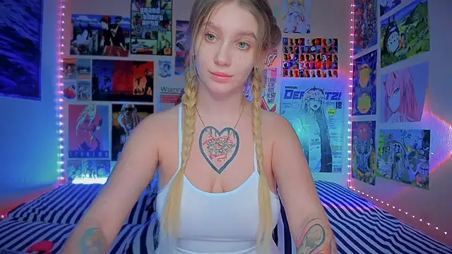 Snapshot of AliceMilman chatting on 02-18-25, 02:27 AliceMilman online show from 02-18-25, 02:27