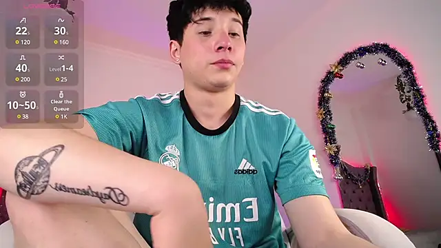 JustinMiller   online show from 12-17-24, 07:40