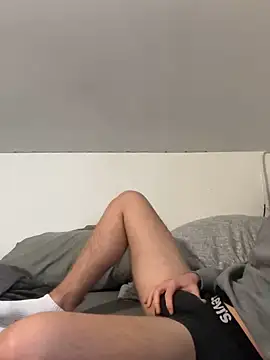 Snapshot of Jamie_2006 chatting on 12-11-24, 02:11 Jamie 2006 online show from 12-11-24, 02:11