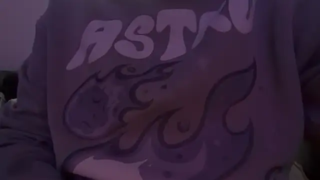 Snapshot of houy111111 chatting on 11-15-25, 04:03 houy111111 online show from 11-15-25, 04:03