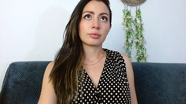 Snapshot of Kendal_Mosk chatting on 12-17-24, 08:21 Kendal Mosk online show from 12-17-24, 08:21