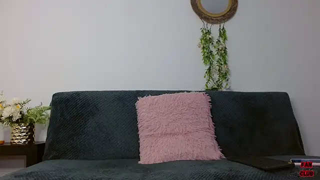 Snapshot of Kendal_Mosk chatting on 11-27-25, 02:30 Kendal Mosk online show from 11-27-25, 02:30