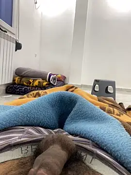 Snapshot of Lahcene chatting on 12-19-25, 10:06 Lahcene online show from 12-19-25, 10:06