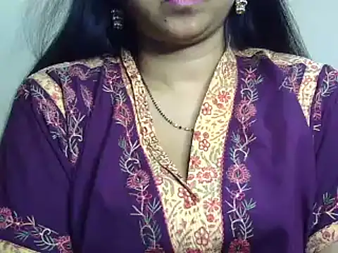 Snapshot of Suhana-sapna chatting on 01-08-25, 04:44 Suhana-sapna online show from 01-08-25, 04:44
