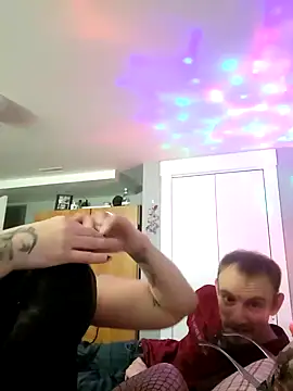 Snapshot of Neveah6 chatting on 12-15-24, 03:53 Neveah6 online show from 12-15-24, 03:53