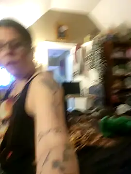 Snapshot of Neveah6 chatting on 12-22-24, 09:53 Neveah6 online show from 12-22-24, 09:53