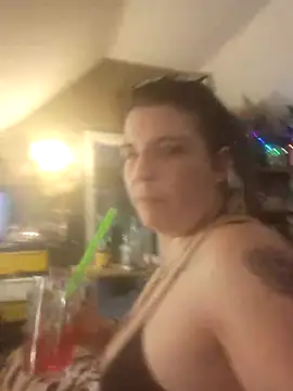 Snapshot of Neveah6 chatting on 12-31-24, 04:16 Neveah6 online show from 12-31-24, 04:16