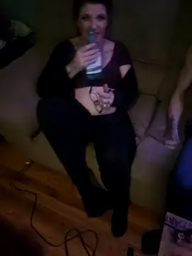 Snapshot of Neveah6 chatting on 01-24-25, 08:23 Neveah6 online show from 01-24-25, 08:23