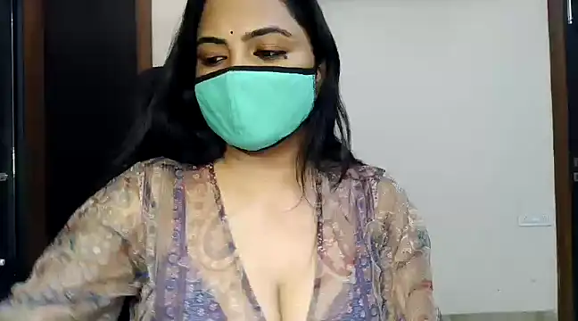 Snapshot of Hritvika chatting on 02-21-25, 12:39 Hritvika online show from 02-21-25, 12:39