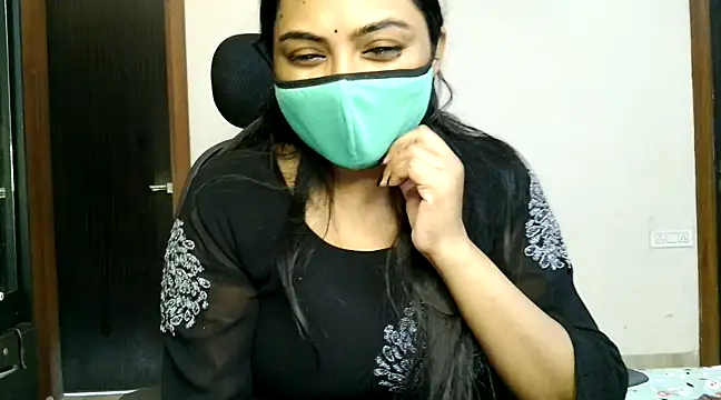 Snapshot of Hritvika chatting on 02-22-25, 06:06 Hritvika online show from 02-22-25, 06:06