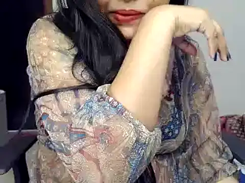 Snapshot of Hritvika chatting on 03-07-25, 02:04 Hritvika online show from 03-07-25, 02:04