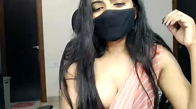 Snapshot of Hritvika chatting on 03-08-25, 05:01 Hritvika online show from 03-08-25, 05:01