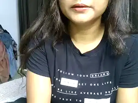 Snapshot of Hritvika chatting on 08-06-26, 04:14 Hritvika online show from 08-06-26, 04:14