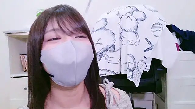 Snapshot of Runarunapi chatting on 11-25-25, 12:05 Runarunapi online show from 11-25-25, 12:05