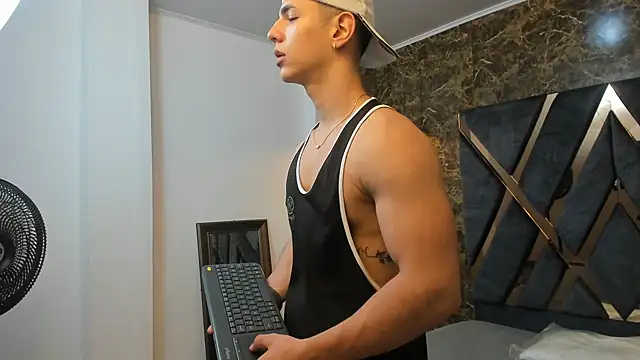 Flynn Riider online show from 12-26-24, 11:21