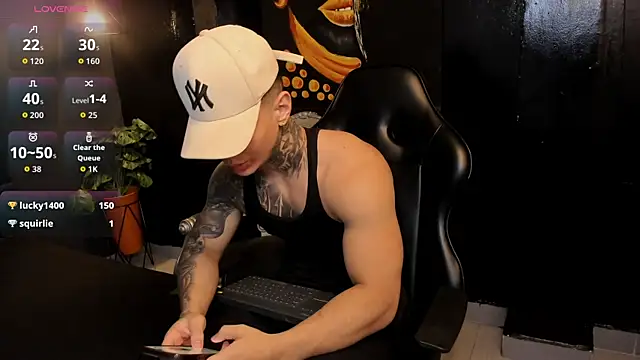 Flynn Riider online show from 11-17-25, 05:19