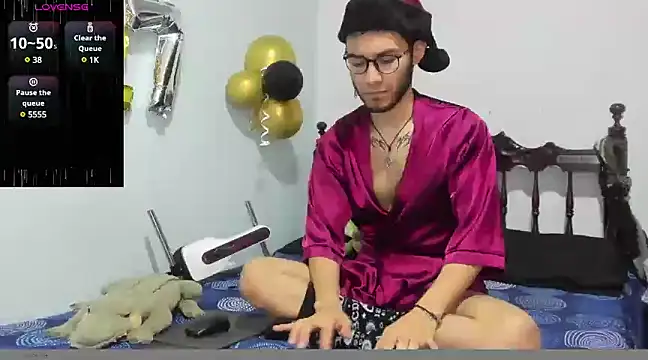 Snapshot of alexdesire chatting on 12-17-24, 12:54 alexdesire online show from 12-17-24, 12:54