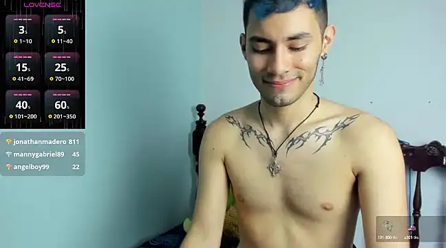 Snapshot of alexdesire chatting on 12-31-24, 11:06 alexdesire online show from 12-31-24, 11:06