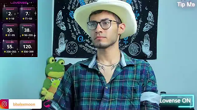 Snapshot of alexdesire chatting on 03-20-25, 07:25 alexdesire online show from 03-20-25, 07:25