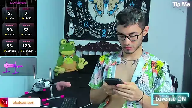 Snapshot of alexdesire chatting on 03-21-25, 01:56 alexdesire online show from 03-21-25, 01:56