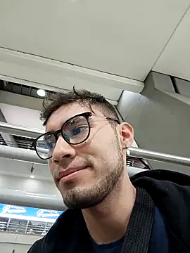 Snapshot of alexdesire chatting on 10-17-25, 09:01 alexdesire online show from 10-17-25, 09:01