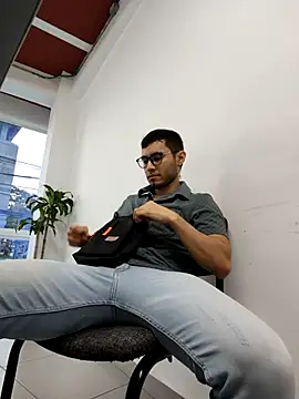 Snapshot of alexdesire chatting on 11-26-25, 10:11 alexdesire online show from 11-26-25, 10:11