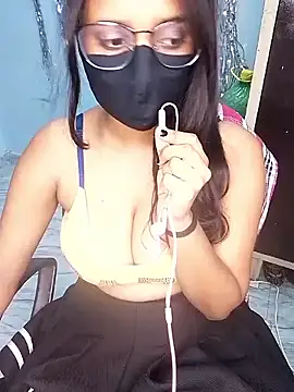 hinaa khan online show from 09-18-25, 11:45