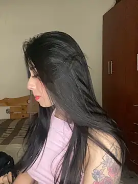 Snapshot of Zoee_t chatting on 01-20-25, 09:43 Zoee t online show from 01-20-25, 09:43