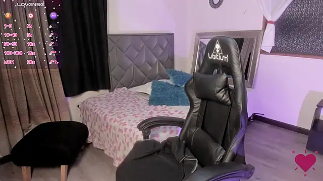 Aurora Hotson online show from 01-30-25, 01:11