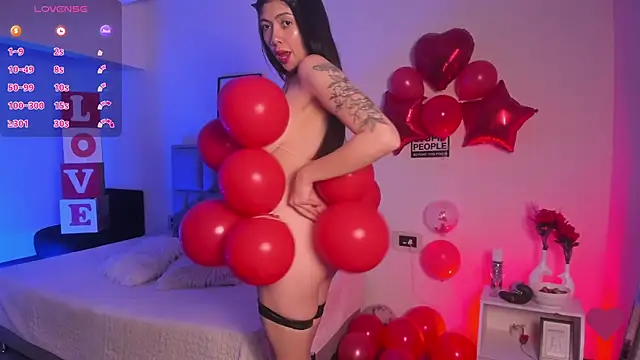 Aurora Hotson online show from 02-15-25, 12:04