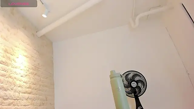 Snapshot of mia_roldan_ chatting on 09-18-25, 12:29 mia roldan online show from 09-18-25, 12:29