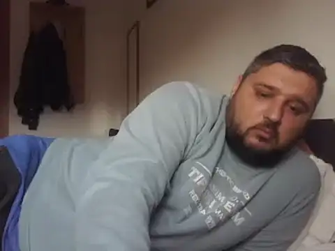  revianzip1 online show from 02-10-25, 02:59