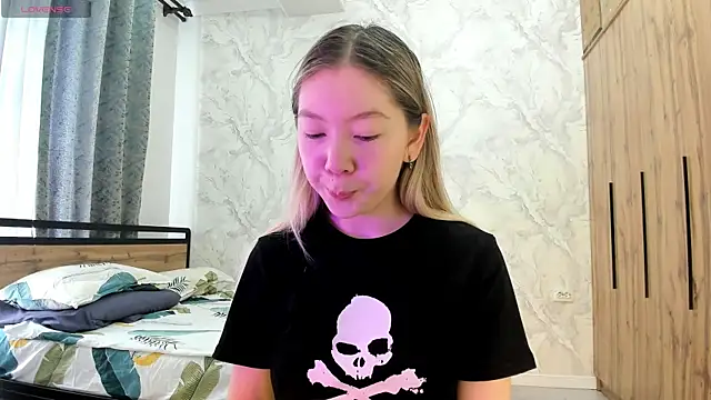 Babby Rabbit online show from 04-18-26, 08:29