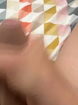 Snapshot of Henrico chatting on 09-19-25, 05:35 Henrico online show from 09-19-25, 05:35