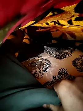 Snapshot of small131 chatting on 12-12-24, 07:26 small131 online show from 12-12-24, 07:26