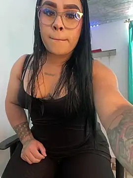 Snapshot of Dulce_smith_1 chatting on 06-19-26, 04:44 Dulce smith 1 online show from 06-19-26, 04:44