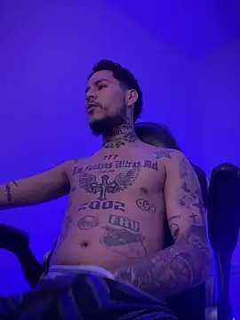 Snapshot of Junihn0 chatting on 10-14-25, 10:32 Junihn0 online show from 10-14-25, 10:32