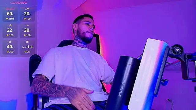 Snapshot of Junihn0 chatting on 12-17-25, 06:58 Junihn0 online show from 12-17-25, 06:58