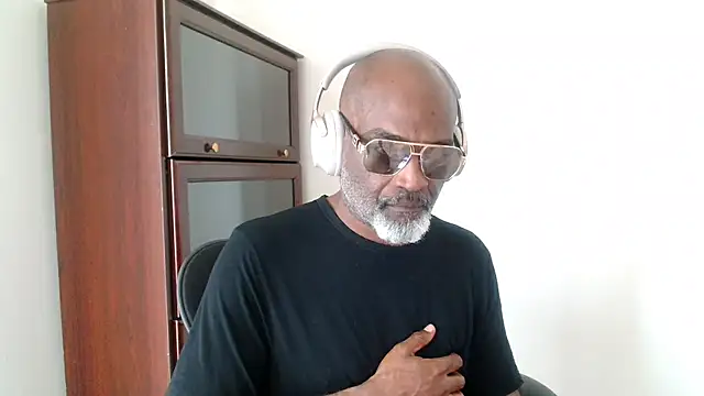 sinnernoir online show from 04-16-26, 01:56