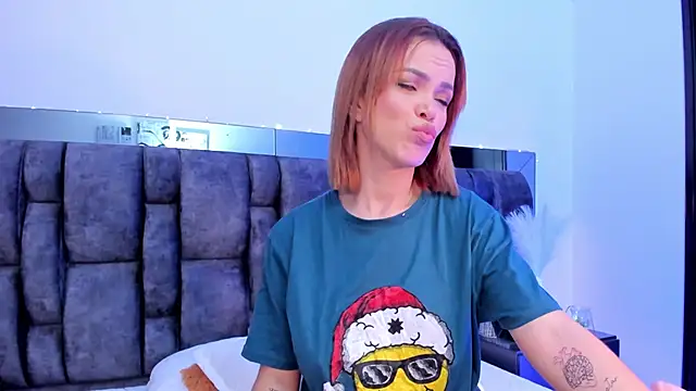 Snapshot of CarolHorny_1 chatting on 12-19-24, 05:29 CarolHorny 1 online show from 12-19-24, 05:29