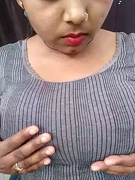 Snapshot of Cute-Anamika50 chatting on 02-14-25, 08:52 Cute-Anamika50 online show from 02-14-25, 08:52